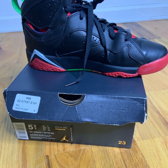 Sneakers - Picture 2 of 4